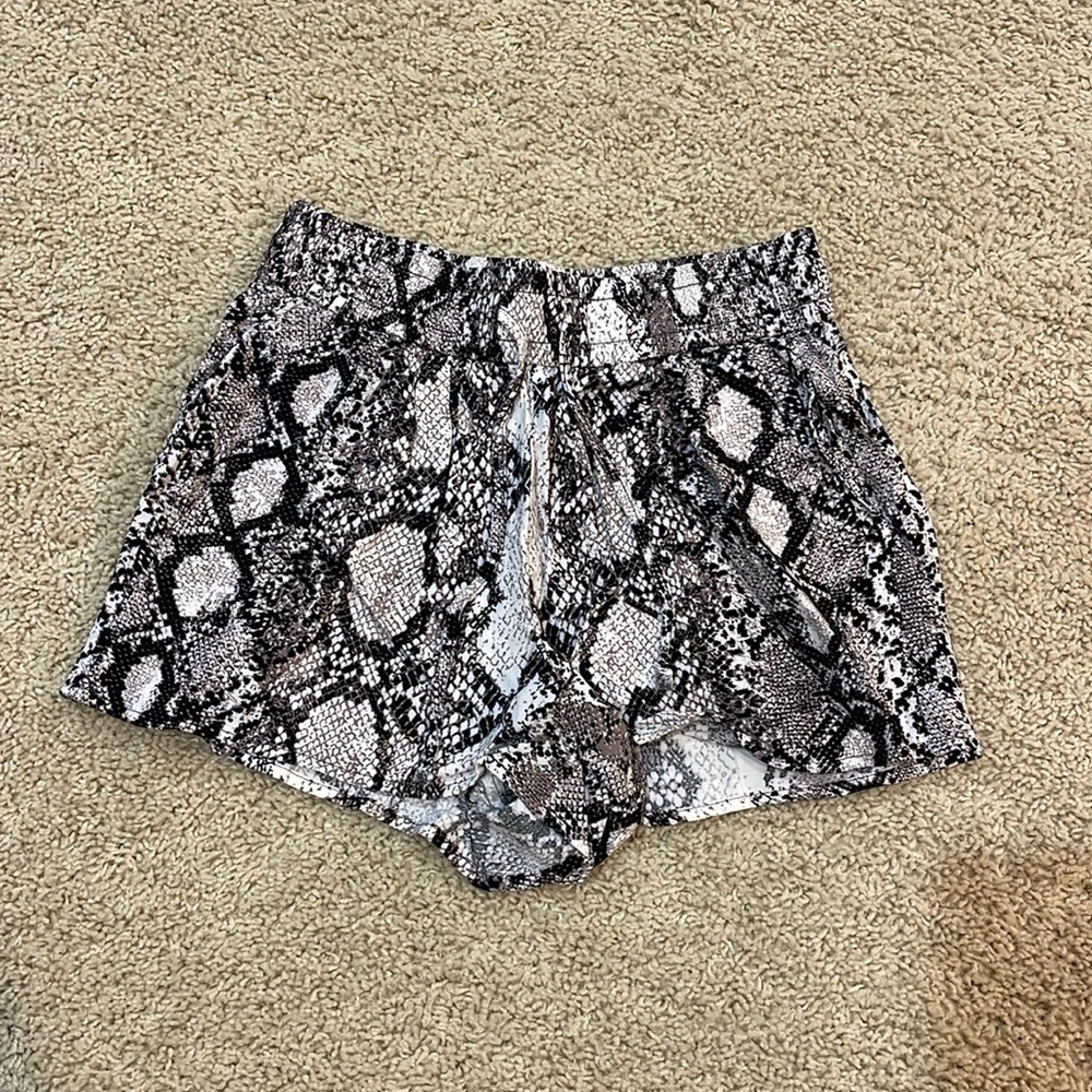 Express snakeskin print shorts size XS